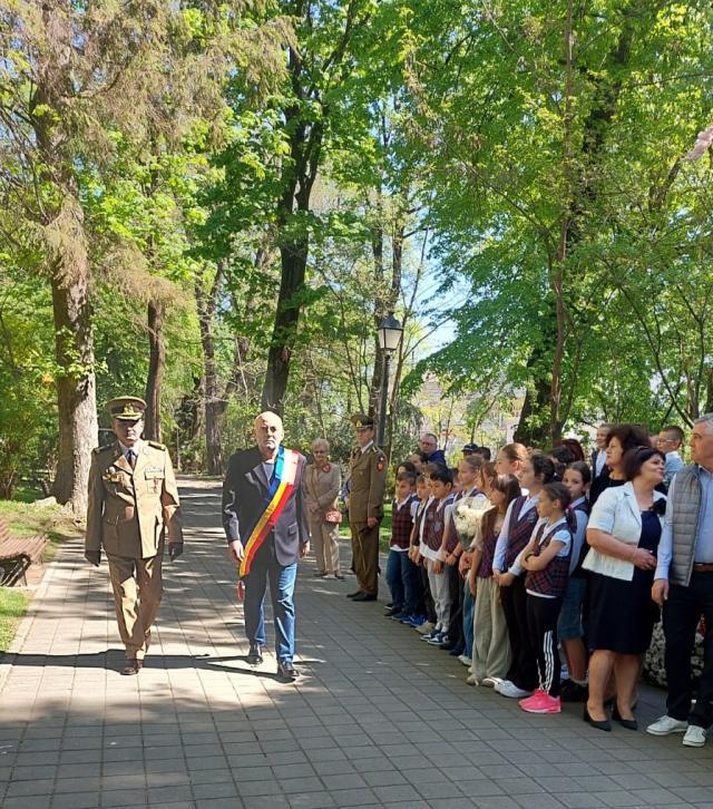 Ziua Veteranilor de Război, celebrată la monumentul care le este dedicat, din Parcul Central al Sucevei