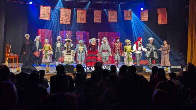 O oră de poveste, spectacolul „Bărbierul din Sevilla”, cu „Ambasadorii” din București