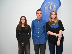 Trei elevi ai Colegiului „Dragoș Vodă” Câmpulung, calificați la etapa națională a Concursului de creație literară „Tinere condeie”