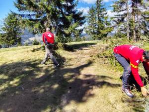 Salvamontistii dorneni au inceput lucrările de întreținere a traseelor montane