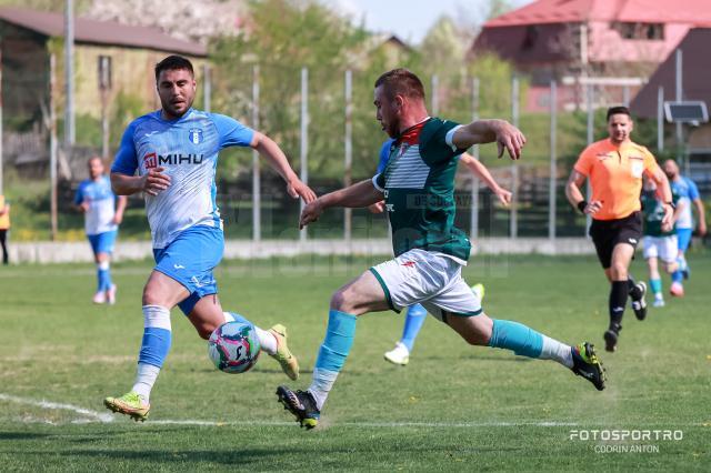 Partida de la Frumosu s-a incheiat cu victoria gazdelor. Foto Codrin Anton (FotoSportRo)