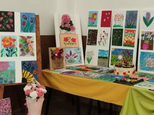 Peste 100 de copii au fost premiați în cadrul concursului ”Fii creativ, magia florilor”