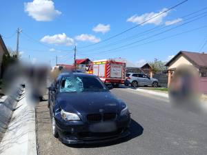 Mamă moartă, fiica sa rănită grav, după ce au fost lovite de un BMW care circulă cu viteză foarte mare