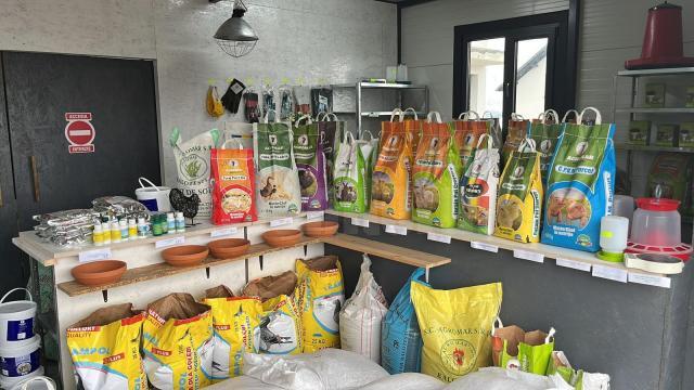 Bruno & Starr – Depozit de furaje și concentrate în comuna Moara