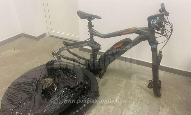 Bicicletă în valoare de 20.000 de lei, furată din Germania, găsită în mașina unui ucrainean