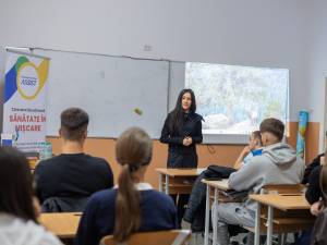350 de copii și adolescenți din Pârteștii de Jos au participat la Caravana „Sănătate în mișcare”, organizată de fundația umanitară ASSIST