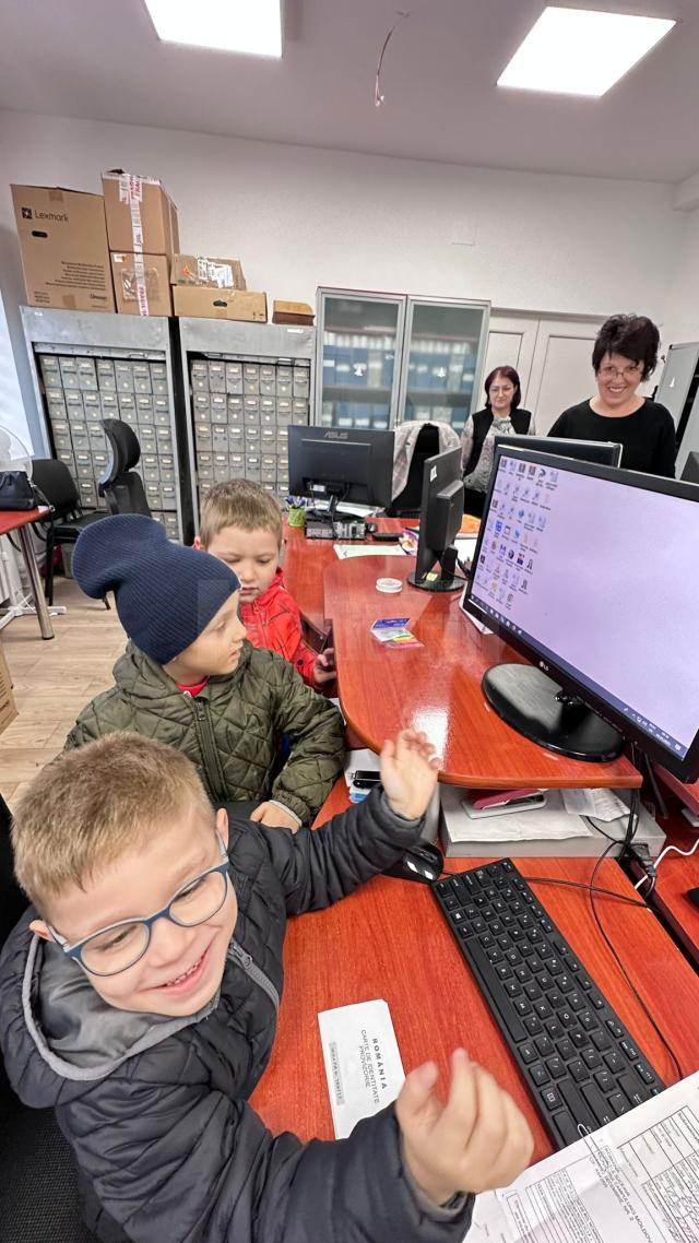 9 Mai – Ziua Independenței și Ziua Europei, sărbătorite de preșcolari la Primăria Câmpulung Moldovenesc