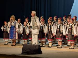 Caravana „10 pentru folclor”, vineri, 9 mai 2025, de Ziua Europei, la Casa de Cultură a Sindicatelor Suceava
