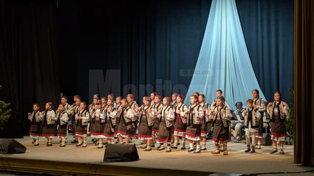 Caravana „10 pentru folclor”, vineri, 9 mai 2025, de Ziua Europei, la Casa de Cultură a Sindicatelor Suceava