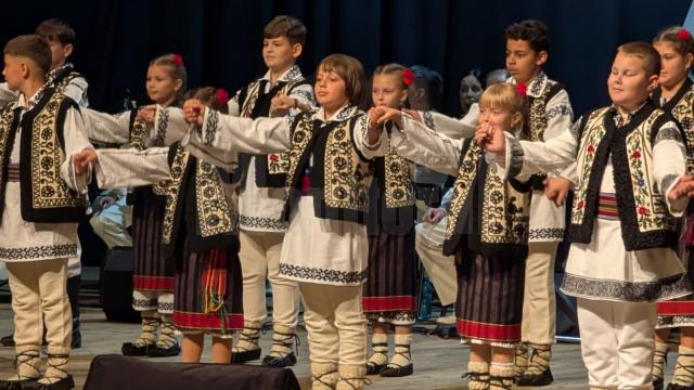 Caravana „10 pentru folclor”, vineri, 9 mai 2025, de Ziua Europei, la Casa de Cultură a Sindicatelor Suceava
