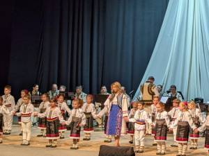 Caravana „10 pentru folclor”, vineri, 9 mai 2025, de Ziua Europei, la Casa de Cultură a Sindicatelor Suceava