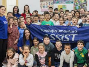 350 de copii și adolescenți din Pârteștii de Jos au participat la Caravana „Sănătate în mișcare”, organizată de fundația umanitară ASSIST