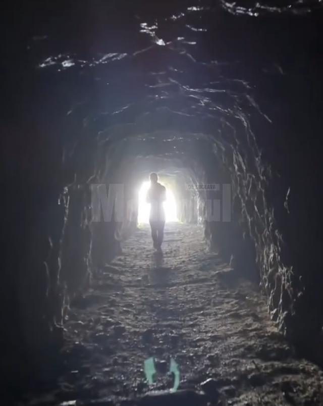 „Mina Rarău”, tunelul săpat de austrieci în urmă cu peste 100 de ani, ascuns în inima muntelui