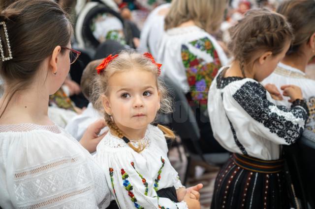 Vicepreședinții Consiliului Județean, prezenți la liceul din Cajvana la un simpozion care a promovat valorile familiei ca bază esențială pentru educație