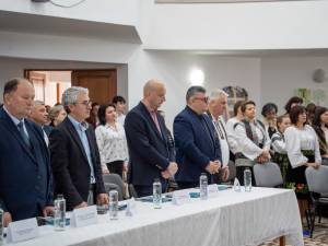 Vicepreședinții Consiliului Județean, prezenți la liceul din Cajvana la un simpozion care a promovat valorile familiei ca bază esențială pentru educație