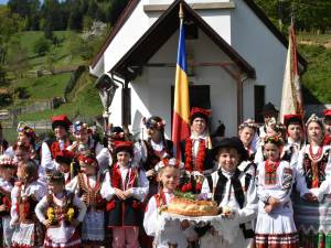 Polonezii din Bucovina s-au reunit sâmbătă la Poiana Micului