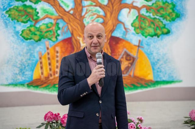 Vicepreședinții Consiliului Județean, prezenți la liceul din Cajvana, la un simpozion care a promovat valorile familiei ca bază esențială pentru educație