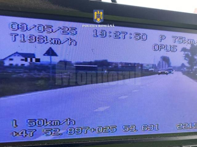 Un șofer de numai 20 de ani, prins în timp ce „zbura” pe un drum județean cu aproape 200 km/h