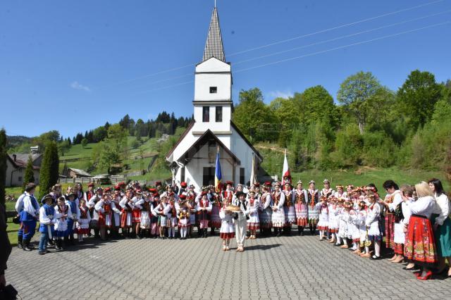 Polonezii din Bucovina au serbat sâmbătă, 10 mai, trei zile importante pentru istoria acestei comunități