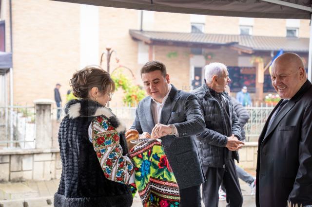 Presedintele CJ Suceava, Gheorghe Soldan, a participat la Festivalul Flori de Mai de la Iaslovăț