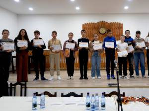 Prima ediție a Concursul „Punct și virgulă”, de limba română și matematică, la Râșca