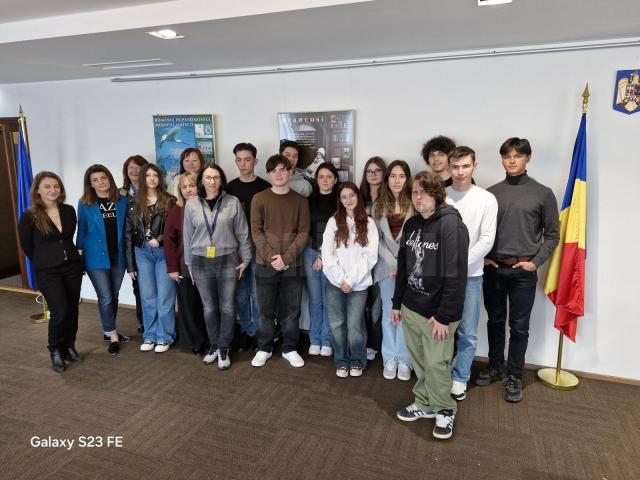 Mobilitate Erasmus în Estonia pentru 12 elevi și 4 cadre didactice de la Colegiul “Hurmuzachi” Rădăuți
