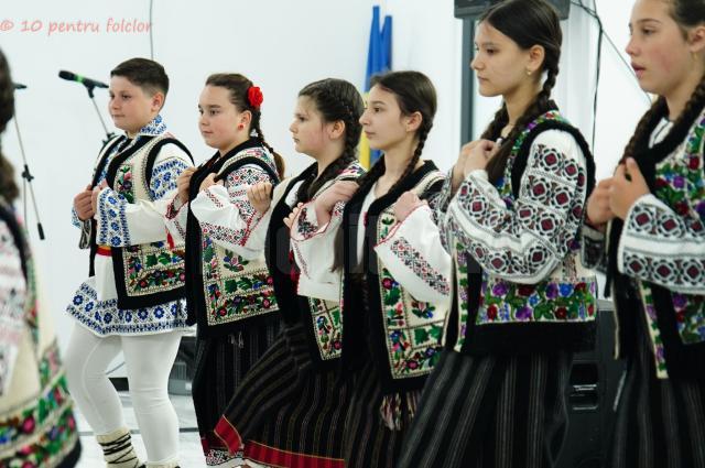 Cinci spectacole, cu artiști îndrăgiți, în Suceava, Broșteni, Ciocănești, Ipotești și Gălănești, în cadrul proiectului „10 pentru folclor”