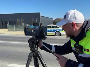 251 de amenzi pentru viteză. 15% dintre cei înregistrați de radar au rămas și fără permise de conducere