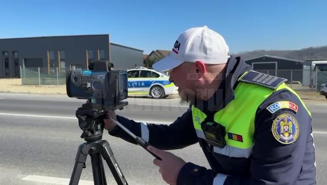 251 de amenzi pentru viteză. 15% dintre cei înregistrați de radar au rămas și fără permise de conducere
