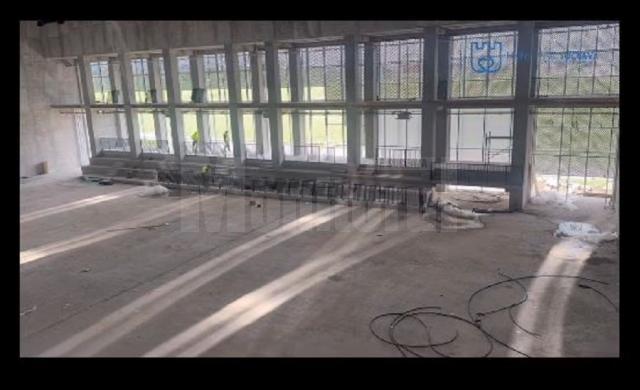 Imagini cu interiorul Sălii Polivalente Suceava