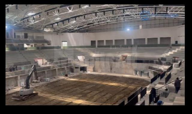 Imagini cu interiorul Sălii Polivalente Suceava