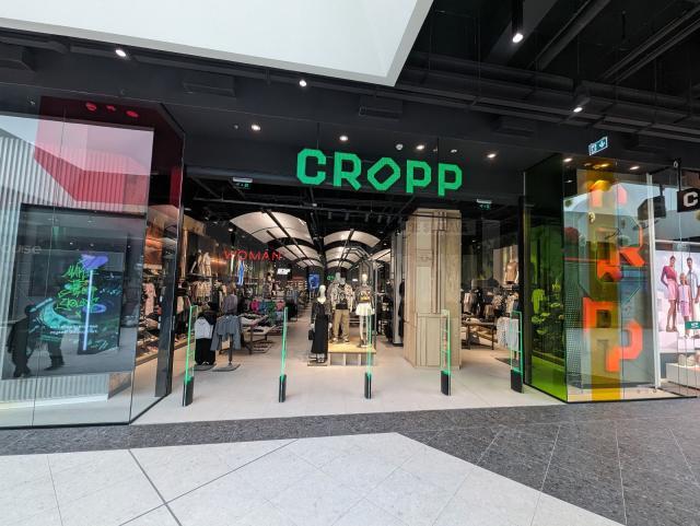 Pentru iubitorii de modă - Lefties, HalfPrice, Stradivarius, Mohito, Cropp şi House deschid la Iulius Mall, pe 15 mai, cele mai noi concepte de magazine