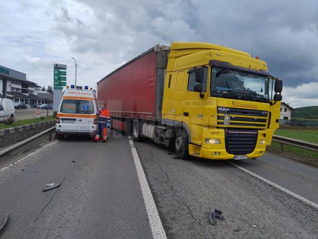 Ambulanță avariată într-un accident rutier