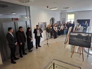 75 de lucrări realizate de 10 fotografi din România și 10 fotografi din China, expuse la Muzeul de Istorie