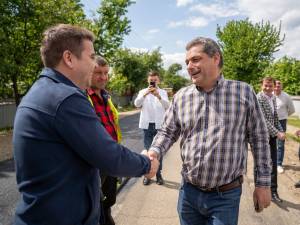 Gheorghe Șoldan anunță începerea modernizării drumului dintre Verești și Udești, pe care nu s-a mai turnat asfalt de 10 ani