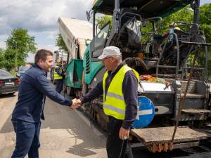 Gheorghe Șoldan anunță începerea modernizării drumului dintre Verești și Udești, pe care nu s-a mai turnat asfalt de 10 ani