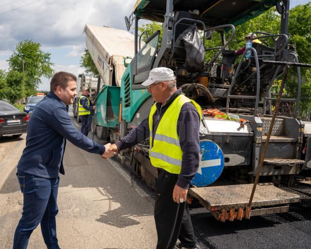 Gheorghe Șoldan anunță începerea modernizării drumului dintre Verești și Udești, pe care nu s-a mai turnat asfalt de 10 ani