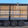 Tir cu tot cu aproape 50 mc de cherestea, confiscat de polițiști