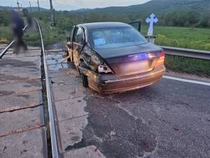 Au scăpat fără leziuni după ce BMW-ul cu care se deplasau a fost acroșat de trenul Timișoara-Iași