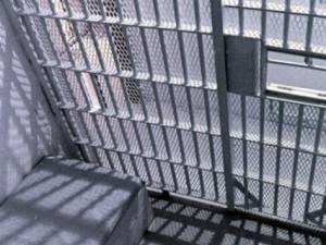 Tâlhar periculos, prins de polițiști și băgat în arest