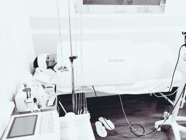 Strângere de fonduri pentru Sara, „sufletul din spatele paginii <Boala cu o mie de fețe>”, inițiată de preotul sucevean Alexandru Lungu și de polițistul Daniel Ceclan din Brașov