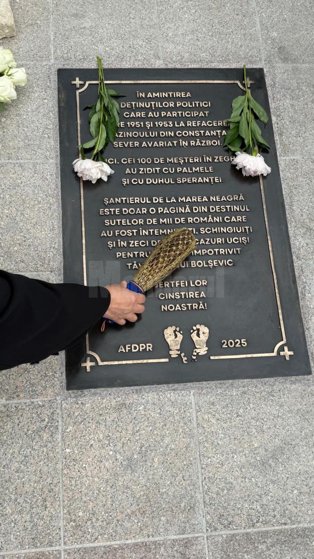 În apropierea Cazninoului din Constanța a fost dezvelită o placă memorială dedicată deținuților politici români anticomuniști care au participat la reconstruirea acestui edificiu