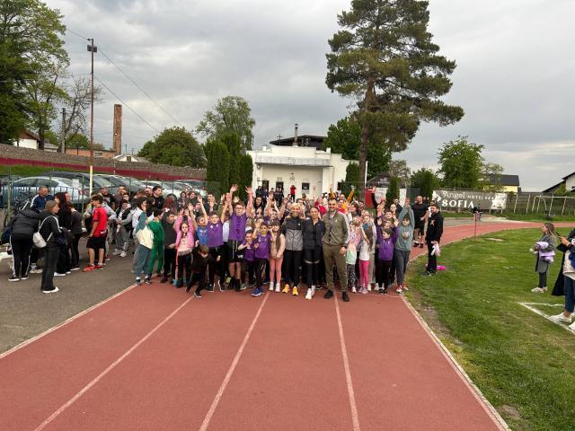 Laura Blanaru, președinta Clubului Sportiv Alessia Athletic, a demarat o campanie umanitară prin care a strâns 4.000 de euro într-o oră, pentru o tânără foarte bolnavă