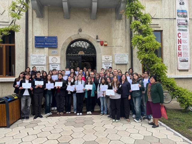 Concurs de chimie, la Colegiul Hurmuzachi Rădăuţi