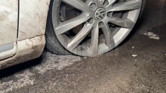 Mașini rămase în drum