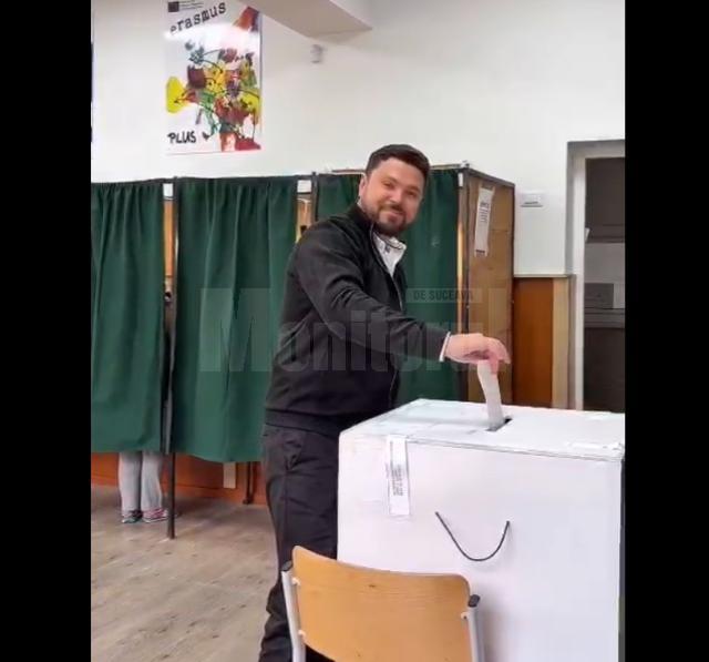 Primarul de Rădăuți, Bogdan Loghin, a votat