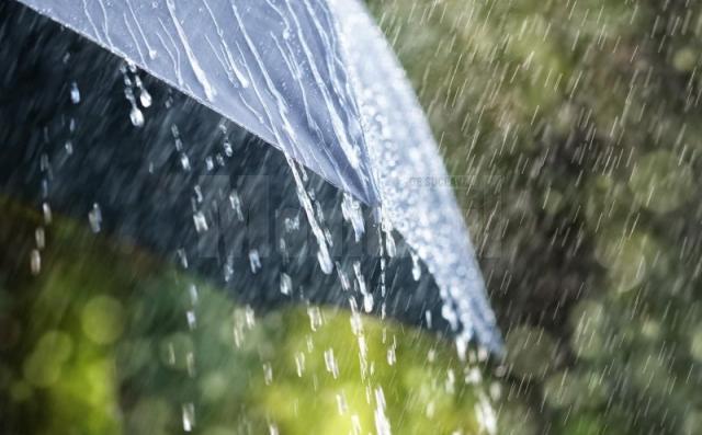 Atenționare meteo de vreme rea, cu vânt puternic, ploi, ninsori și grindină, până marți dimineață