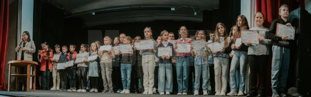 „Școala de valori” Fălticeni: Un model de educație pentru performanță și implicare comunitară