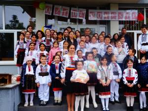 Festivalul de Arta Povestirii „O zi de poveste”, la școala din Verești