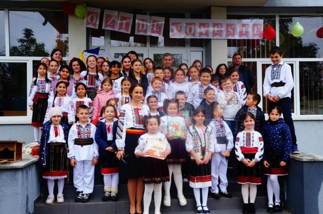 Festivalul de Arta Povestirii „O zi de poveste”, la școala din Verești